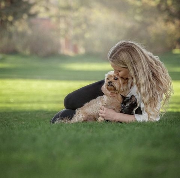 Meet your Posher, Carlie - Picture 1 of 1